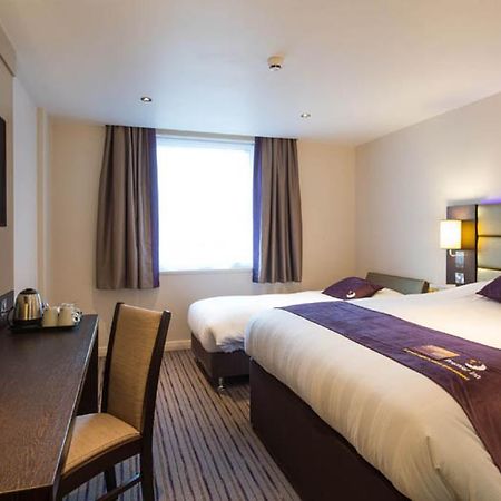 Premier Inn Wirral - Two Mills Ellesmere Port Extérieur photo